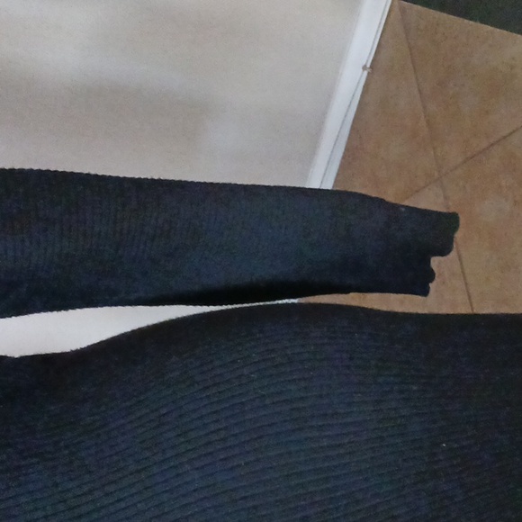 Hippie Rose- Classic Black Long Sleeve Dress - Picture 5 of 14